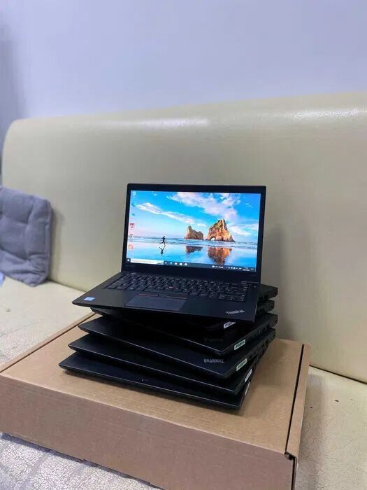Ноутбук Lenovo ThinkPad T460s / 14" (1920x1080) IPS / Intel Core i5-6300U (2 (4) ядра по 2.4 - 3.0 GHz) / 8 GB DDR4 / 256 GB SSD / Intel HD Graphics 520 / WebCam / HDMI / Два АКБ / Windows 10 Pro - Зображення 2
