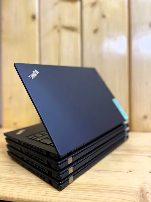 Ноутбук Lenovo ThinkPad T495 / 14" (1920x1080) IPS / AMD Ryzen 5 PRO 3500U (4 (8) ядра по 2.1 - 3.7 GHz) / 16 GB DDR4 / 256 GB SSD M.2 / AMD Radeon RX Vega 8 Graphics / WebCam - Зображення 4