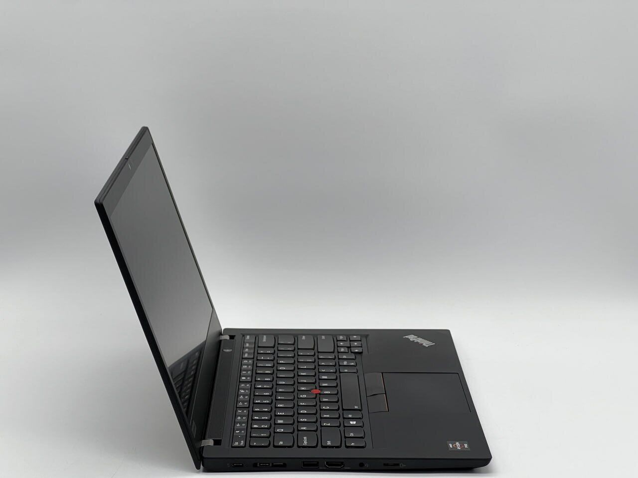 Ноутбук Lenovo ThinkPad T495 / 14" (1920x1080) IPS Touch / AMD Ryzen 5 Pro 3500U (4 (8) ядра по 2.1 - 3.7 GHz) / 12 GB DDR4 / 240 GB SSD / AMD Radeon RX Vega 8 Graphics / WebCam - Зображення 3