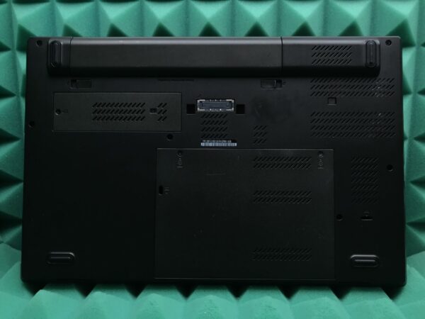 Ноутбук Lenovo ThinkPad T540p / 15.6" (1366x768) TN / Intel Core i5-4300M (2 (4) ядра по 2.6 - 3.3 GHz) / 4 GB DDR3 / 180 GB SSD / Intel HD Graphics 4600 / WebCam / DVD-RW / Fingerprint / miniDP - Зображення 6