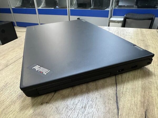 Ноутбук Lenovo ThinkPad T540p / 15.6" (1920x1080) TN / Intel Core i7-4810MQ (4 (8) ядра по 2.8 - 3.8 GHz) / 8 GB DDR3 / 256 GB SSD / nVidia GeForce GT 730M, 1 GB GDDR3, 64-bit / WebCam / HDMI - Зображення 6