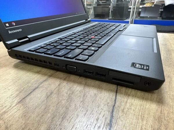 Ноутбук Lenovo ThinkPad T540p / 15.6" (1920x1080) TN / Intel Core i7-4810MQ (4 (8) ядра по 2.8 - 3.8 GHz) / 8 GB DDR3 / 256 GB SSD / nVidia GeForce GT 730M, 1 GB GDDR3, 64-bit / WebCam / HDMI - Зображення 4