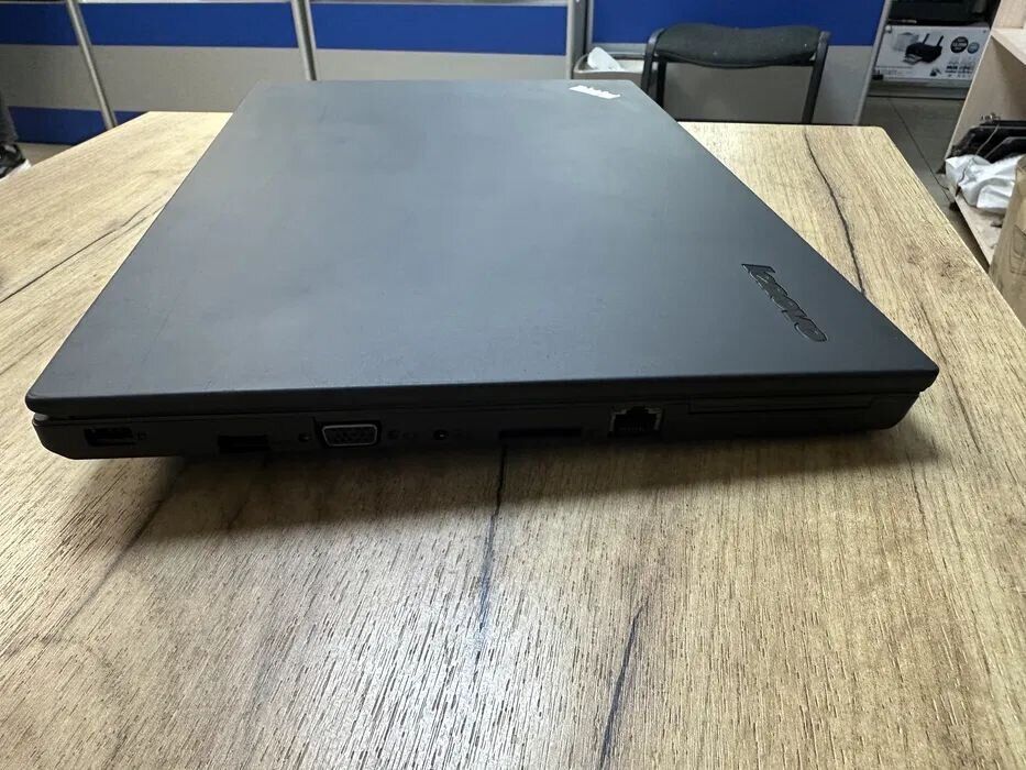 Ноутбук Lenovo ThinkPad T550 / 15.6" (1920x1080) TN / Intel Core i5-5300U (2 (4) ядра по 2.3 - 2.9 GHz) / 8 GB DDR3 / 500 GB HDD / Intel HD Graphics 5500 / WebCam - Зображення 7