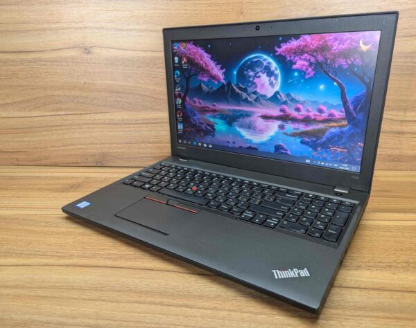 Ноутбук Lenovo ThinkPad T560 / 15.6" (1366x768) TN / Intel Core i5-6300U (2 (4) ядра по 2.4 - 3.0 GHz) / 8 GB DDR3 / 240 GB SSD / Intel HD Graphics 520 / WebCam / Windows 10 - Зображення 5