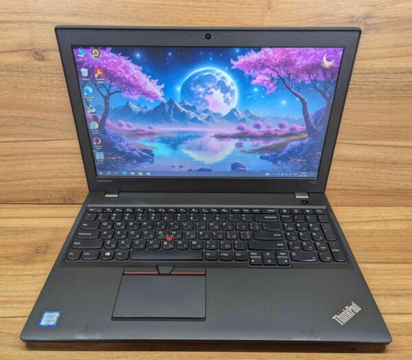Ноутбук Lenovo ThinkPad T560 / 15.6" (1366x768) TN / Intel Core i5-6300U (2 (4) ядра по 2.4 - 3.0 GHz) / 8 GB DDR3 / 240 GB SSD / Intel HD Graphics 520 / WebCam / Windows 10 - Зображення 2