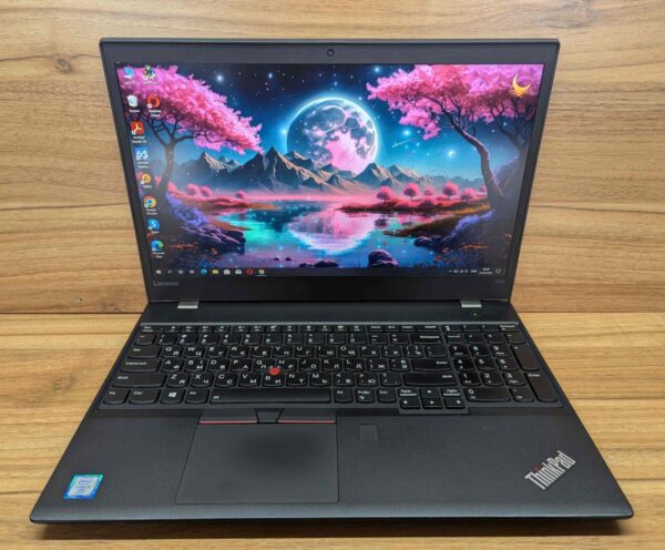 Ноутбук Lenovo ThinkPad T570 / 15.6" (1920x1080) IPS / Intel Core i7-6600U (2 (4) ядра по 2.6 - 3.4 GHz) / 8 GB DDR4 / 240 GB SSD / Intel HD Graphics 520 / WebCam / Fingerprint / Windows 10 - Зображення 2