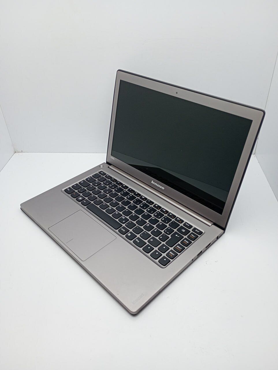 Ноутбук Lenovo U300s / 13.3'' (1366х768) TN / Intel Core i7-2677M (2 (4) ядра по 1.8 - 2.9 GHz) / 4 GB DDR3 / 240 GB SSD / Intel HD Graphics 3000 / WebCam - Зображення 6