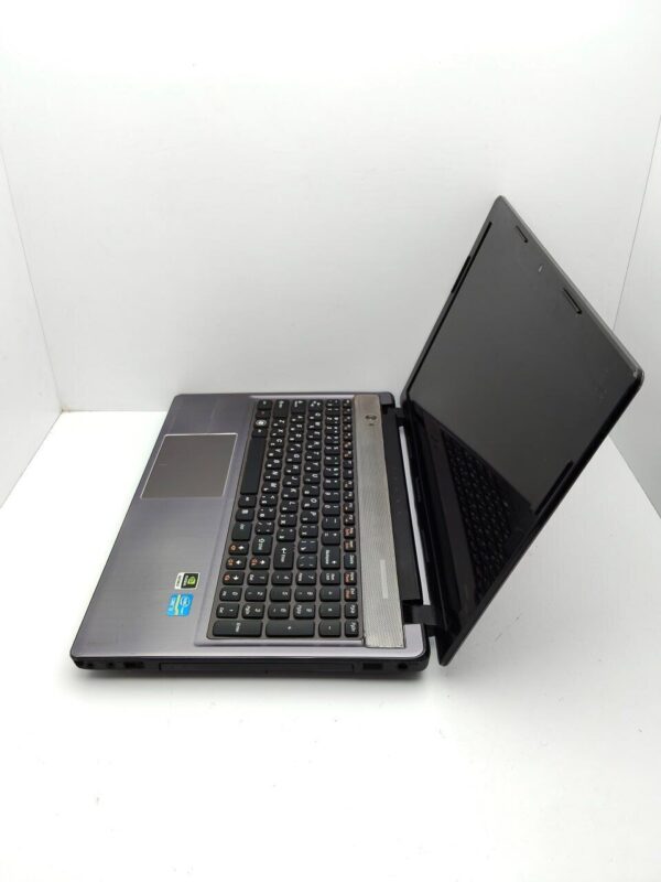Ноутбук Lenovo Z580 / 15" (1366x768) TN / Intel Core i3-3110M (2 (4) ядра по 2.4 GHz) / 6 GB DDR3 / 640 GB HDD / nVidia GeForce GT 630, 1 GB DDR3, 128-bit / WebCam - Зображення 6