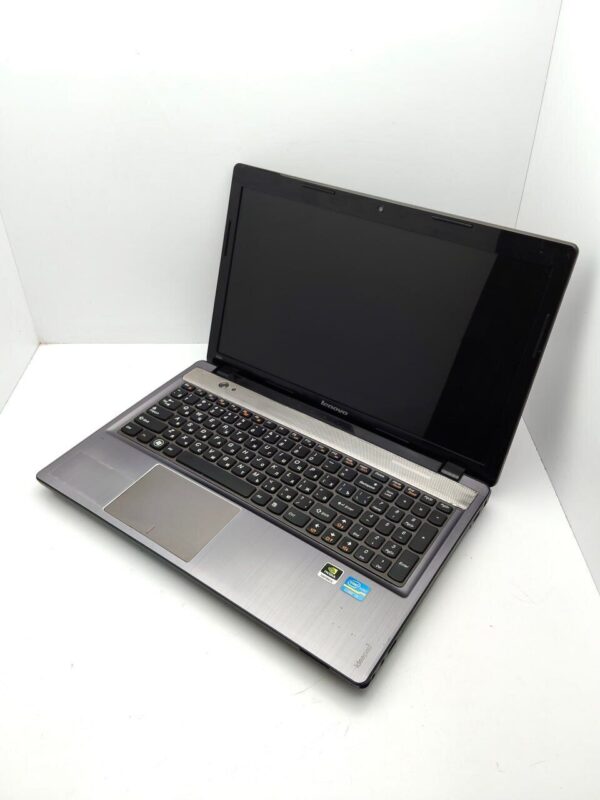 Ноутбук Lenovo Z580 / 15" (1366x768) TN / Intel Core i3-3110M (2 (4) ядра по 2.4 GHz) / 6 GB DDR3 / 640 GB HDD / nVidia GeForce GT 630, 1 GB DDR3, 128-bit / WebCam - Зображення 4