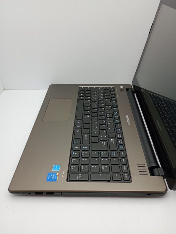 Ноутбук Medion Akoya / 15.6" (1366x768) TN Touch / Intel Celeron N2920 (4 ядра по 1.86 - 2.0 GHz) / 4 GB DDR3 / 120 GB SS / Intel HD Graphics / WebCam - Зображення 4