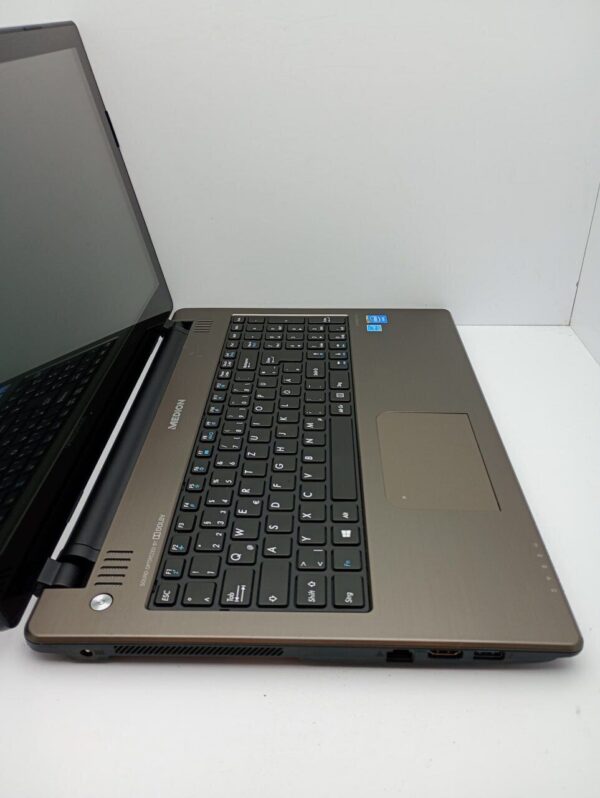Ноутбук Medion Akoya / 15.6" (1366x768) TN Touch / Intel Celeron N2920 (4 ядра по 1.86 - 2.0 GHz) / 4 GB DDR3 / 120 GB SS / Intel HD Graphics / WebCam - Зображення 3