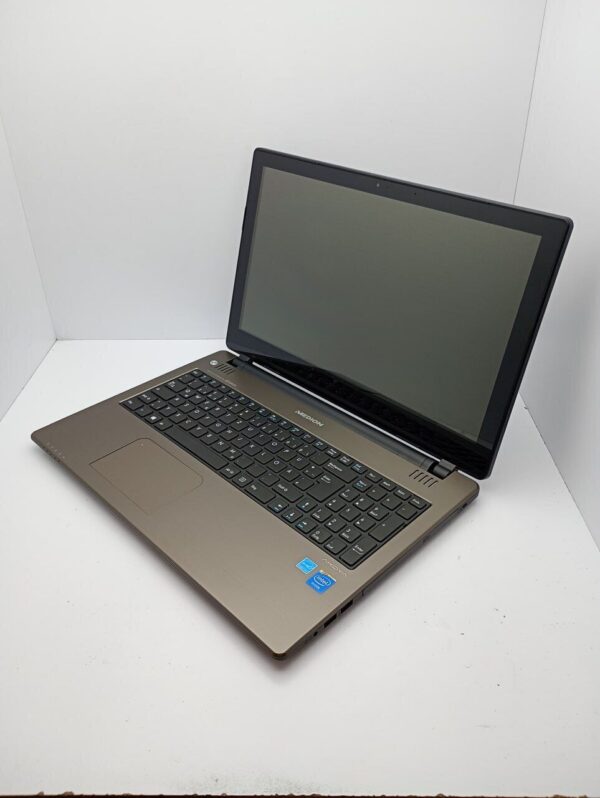 Ноутбук Medion Akoya / 15.6" (1366x768) TN Touch / Intel Celeron N2920 (4 ядра по 1.86 - 2.0 GHz) / 4 GB DDR3 / 120 GB SS / Intel HD Graphics / WebCam - Зображення 5