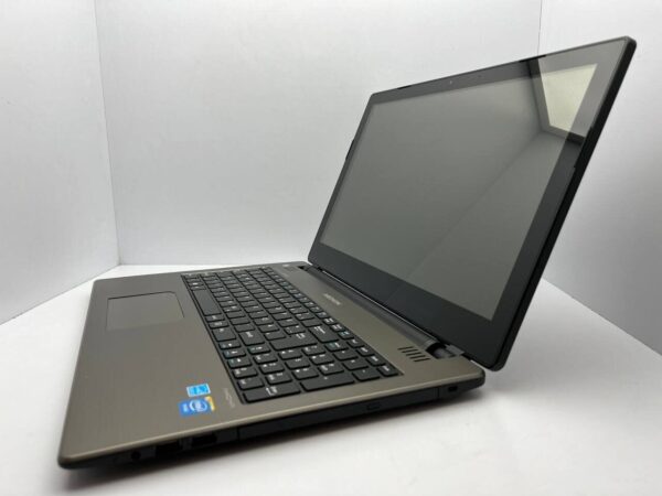 Ноутбук Medion Akoya 6240T / 15.6" (1366x768) TN Touch / Intel Celeron N2920 (4 ядра по 1.86 - 2.0 GHz) / 4 GB DDR3 / 128 GB SSD / Intel HD Graphics / WebCam / АКБ не тримає - Зображення 4