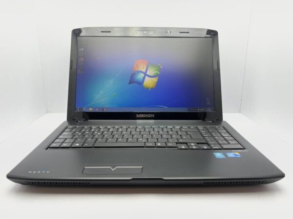 Ноутбук Medion Akoya E6214 / 15.6" (1366x768) TN / Intel Core i3-330M (2 (4) ядра по 2.13 GHz) / 4 GB DDR3 / 500 GB HDD / Intel HD Graphics / WebCam - Зображення 2