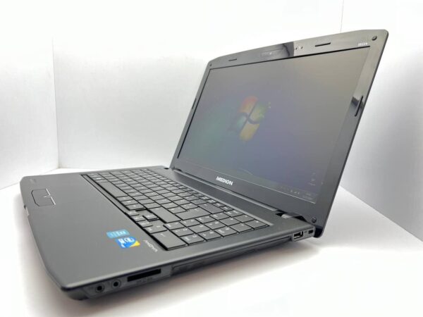 Ноутбук Medion Akoya E6214 / 15.6" (1366x768) TN / Intel Core i3-330M (2 (4) ядра по 2.13 GHz) / 4 GB DDR3 / 500 GB HDD / Intel HD Graphics / WebCam - Зображення 4