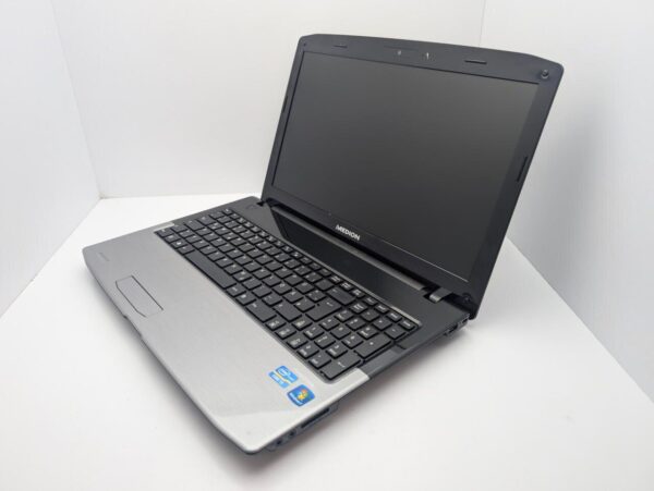 Ноутбук Medion Akoya E6226 / 15.6" (1366x768) TN / Intel Core i3-2310M (2 (4) ядра по 2.4 GHz) / 6 GB DDR3 / 750 GB HDD / Intel HD Graphics 3000 / WebCam - Зображення 4