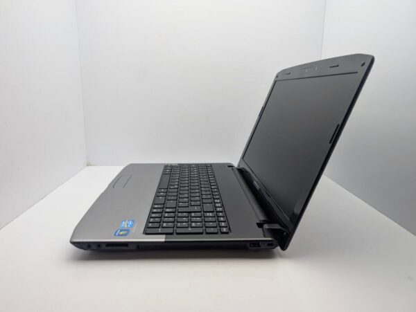Ноутбук Medion Akoya E6226 / 15.6" (1366x768) TN / Intel Core i3-2310M (2 (4) ядра по 2.4 GHz) / 6 GB DDR3 / 750 GB HDD / Intel HD Graphics 3000 / WebCam - Зображення 6