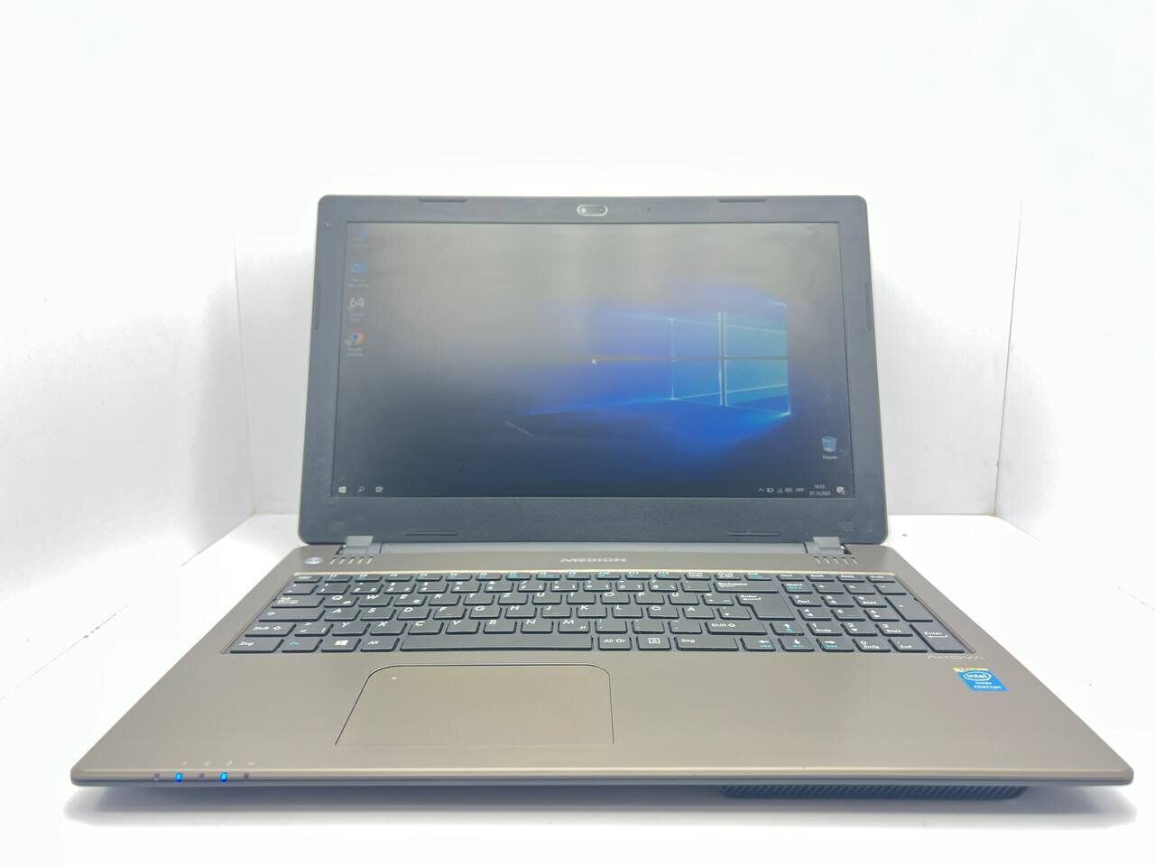 Ноутбук Medion Akoya E6241 / 15.6" (1366x768) TN / Intel Pentium 3550M (2 (2) ядра по 2.3 GHz) / 4 GB DDR3 / 1000 GB HDD / Intel HD Graphics 4000 - Зображення 3