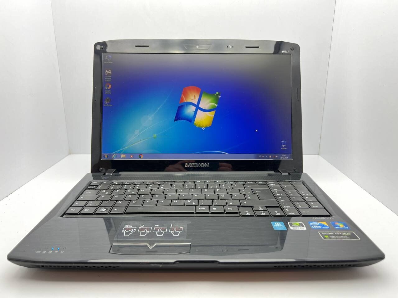 Ноутбук Medion Akoya E6622 / 15.6" (1366x768) TN / Intel Core i3-350M (2 (4) ядра по 2.26 GHz) / 4 GB DDR3 / 320 GB HDD / nVidia GeForce GT 310M, 512 MB DDR3, 64-bit / WebCam - Зображення 2