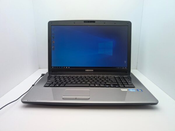 Ноутбук Medion Akoya E7222 / 17.3" (1600x900) TN / Intel Core i3-2350M (2 (4) ядра по 2.3 GHz) / 6 GB DDR3 / 240 GB SSD / Intel HD Graphics 3000 / WebCam / АКБ не тримає - Зображення 2