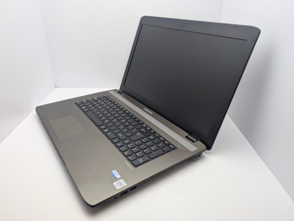 Ноутбук Medion Akoya E7225 / 17.3" (1600x900) TN / Intel Celeron N2940 (4 ядра по 1.83 - 2.25 GHz) / 6 GB DDR3 / 128 GB SSD / Intel HD Graphics / WebCam - Зображення 4