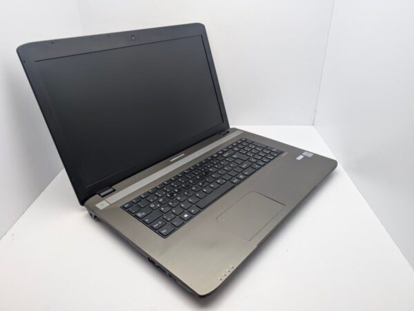 Ноутбук Medion Akoya E7225 / 17.3" (1600x900) TN / Intel Celeron N2940 (4 ядра по 1.83 - 2.25 GHz) / 6 GB DDR3 / 128 GB SSD / Intel HD Graphics / WebCam - Зображення 3