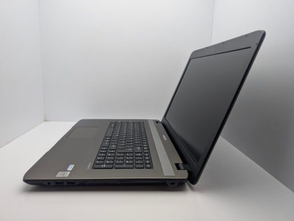 Ноутбук Medion Akoya E7225 / 17.3" (1600x900) TN / Intel Celeron N2940 (4 ядра по 1.83 - 2.25 GHz) / 6 GB DDR3 / 128 GB SSD / Intel HD Graphics / WebCam - Зображення 6