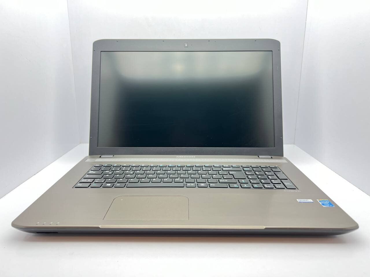 Ноутбук Medion Akoya E7227 / 17.3" (1600x900) TN / Intel Core i5-4210M (2 (4) ядра по 2.6 - 3.2 GHz) / 6 GB DDR3 / 128 GB SSD + 500 GB HDD / Intel HD Graphics / WebCam / АКБ не дтримає - Зображення 2