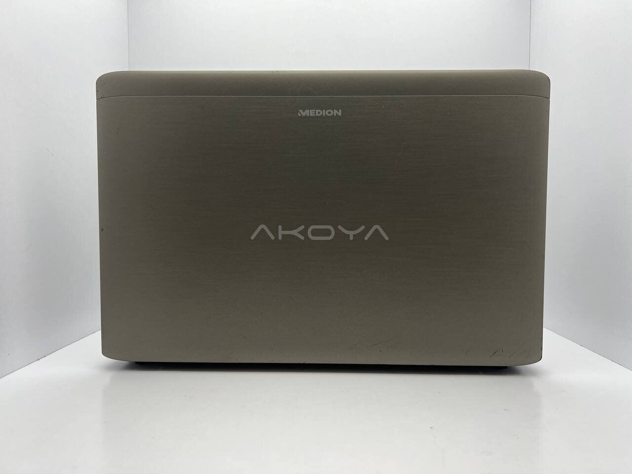 Ноутбук Medion Akoya E7416 / 17.3" (1600x900) TN / Intel Core i5-5200U (2 (4) ядра по 2.2 - 2.7 GHz) / 8 GB DDR3 / 128 GB SSD / Intel HD Graphics 5500 / WebCam / АКБ не держит - Зображення 5