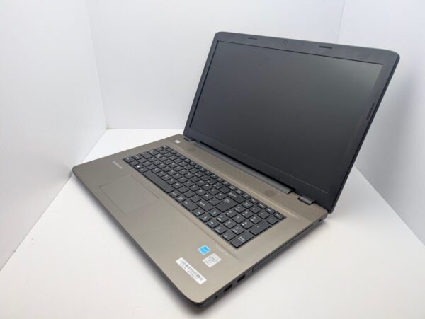 Ноутбук Medion Akoya E7416 / 17.3" (1600x900) TN / Intel Core i5-5200U (2 (4) ядра по 2.2 - 2.7 GHz) / 8 GB DDR3 / 128 GB SSD / Intel HD Graphics 5500 / WebCam / АКБ не держит - Зображення 5