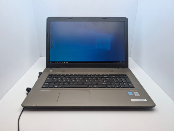 Ноутбук Medion Akoya E7416 / 17.3" (1600x900) TN / Intel Core i5-5200U (2 (4) ядра по 2.2 - 2.7 GHz) / 8 GB DDR3 / 128 GB SSD / Intel HD Graphics 5500 / WebCam / АКБ не держит - Зображення 2
