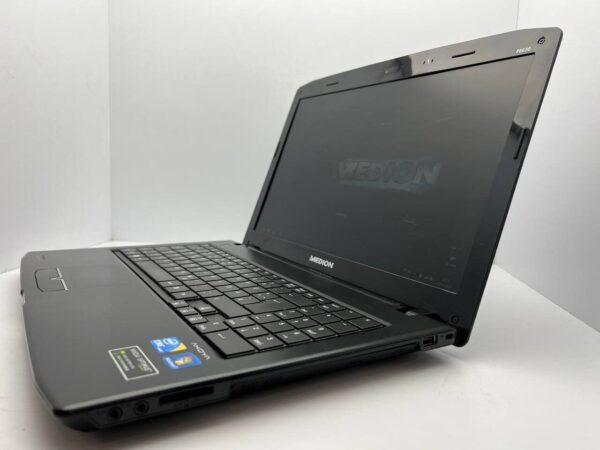 Ноутбук Medion Akoya P6630 / 15.6" (1366x768) TN / Intel Core i3-390M (2 (4) ядра по 2.66 GHz) / 4 GB DDR3 / 640 GB HDD / nVidia GeForce GT 540M, 1 GB GDDR3, 128-bit / WebCam - Зображення 4