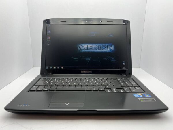 Ноутбук Medion Akoya P6630 / 15.6" (1366x768) TN / Intel Core i3-390M (2 (4) ядра по 2.66 GHz) / 4 GB DDR3 / 640 GB HDD / nVidia GeForce GT 540M, 1 GB GDDR3, 128-bit / WebCam - Зображення 2