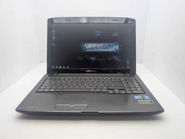 Ноутбук Medion Akoya P6630 / 15.6" (1366x768) TN / Intel Core i3-390M (2 (4) ядра по 2.66 GHz) / 6 GB DDR3 / 640 GB HDD / nVidia GeForce GT 540M, 1 GB GDDR3, 128-bit / WebCam - Зображення 2
