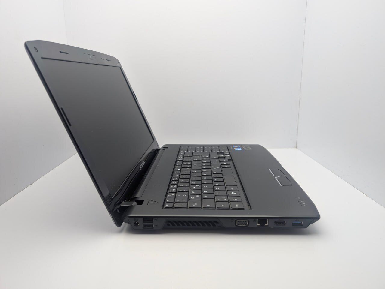 Ноутбук Medion Akoya P6630 / 15.6" (1366x768) TN / Intel Core i3-390M (2 (4) ядра по 2.66 GHz) / 6 GB DDR3 / 640 GB HDD / nVidia GeForce GT 540M, 1 GB GDDR3, 128-bit / WebCam - Зображення 5