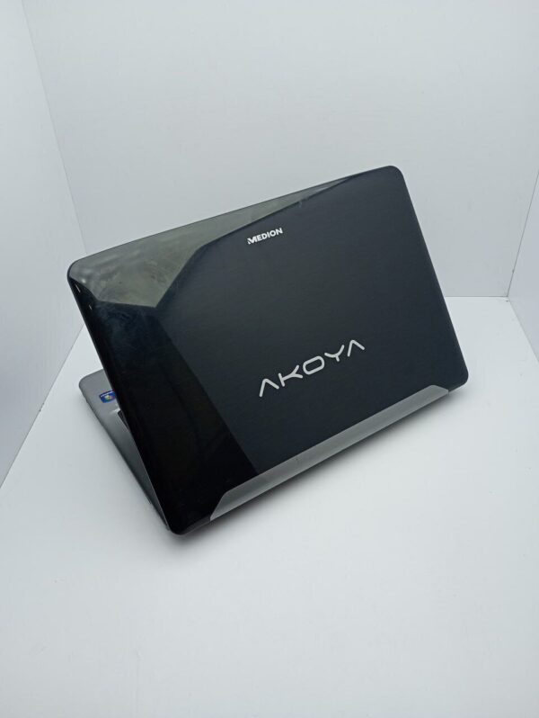 Ноутбук Medion Akoya P6634 / 15.6" (1366x768) TN / Intel Core i3-2350M (2 (4) ядра по 2.3 GHz) / 6 GB DDR3 / 500 GB HDD / Intel HD Graphics 3000 / WebCam / АКБ не тримає - Зображення 8