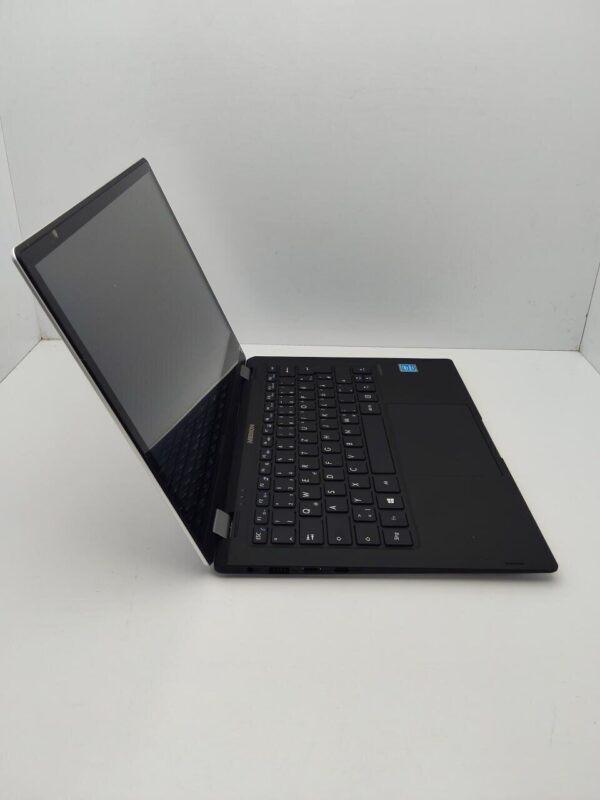 Ноутбук Medion E3222 / 13.3" (1366x768) TN / Intel Pentium Silver N5030 (4 ядра по 1.1 - 3.1 GHz) / 4 GB DDR3 / 120 GB SSD / Intel UHD Graphics 605 / WebCam / HDMI - Зображення 5