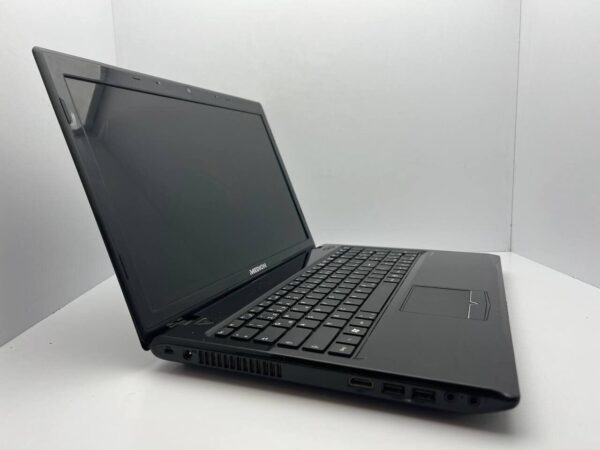 Ноутбук Medion E6315 / 15.6" (1366x768) TN / AMD E-450 (2 ядра по 1.65 GHz) / 4 GB DDR3 / 128 GB SSD / AMD Radeon HD 6320 / WebCam - Зображення 3