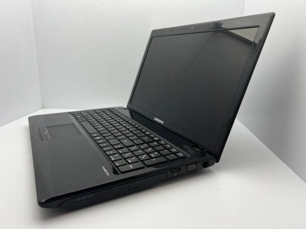 Ноутбук Medion E6315 / 15.6" (1366x768) TN / AMD E-450 (2 ядра по 1.65 GHz) / 4 GB DDR3 / 128 GB SSD / AMD Radeon HD 6320 / WebCam - Зображення 4