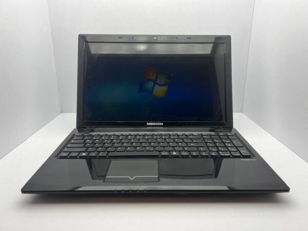 Ноутбук Medion E6315 / 15.6" (1366x768) TN / AMD E-450 (2 ядра по 1.65 GHz) / 4 GB DDR3 / 128 GB SSD / AMD Radeon HD 6320 / WebCam - Зображення 2