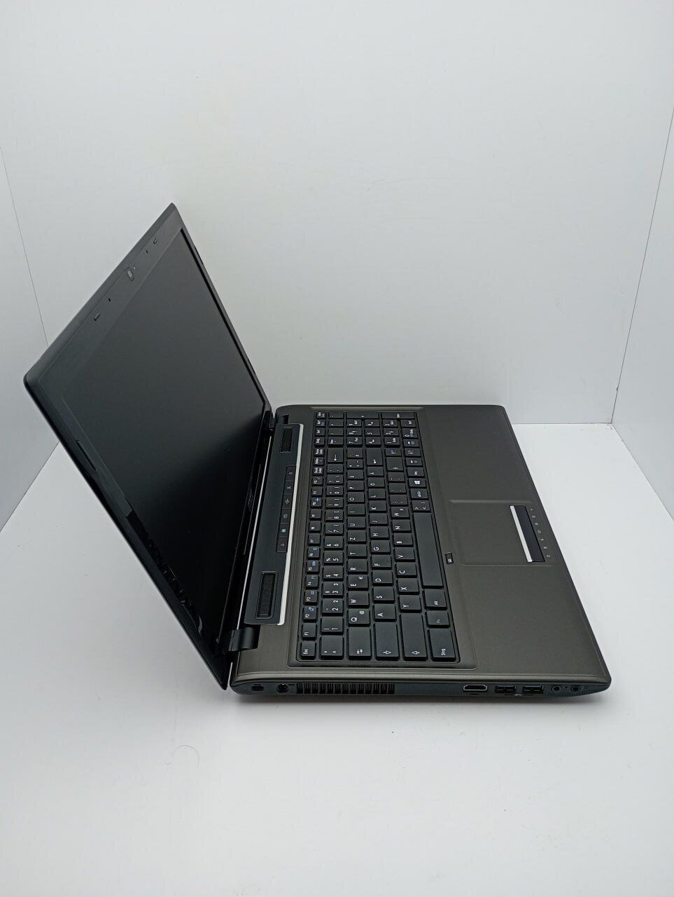 Ноутбук MSI CX61 / 15.6" (1366x768) TN / Intel Core i3-4000M (2 (4) ядра по 2.4 GHz) / 6 GB DDR3 / 500 GB HDD / Intel HD Graphic 4600 / WebCam - Зображення 3