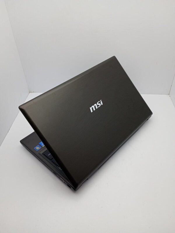 Ноутбук MSI CX61 / 15.6" (1600x900) TN / Intel Core i3-4100M (2 (4) ядра по 2.5 GHz) / 6 GB DDR3 / 120 GB SSD / Intel HD Graphics 4600 / WebCam - Зображення 8