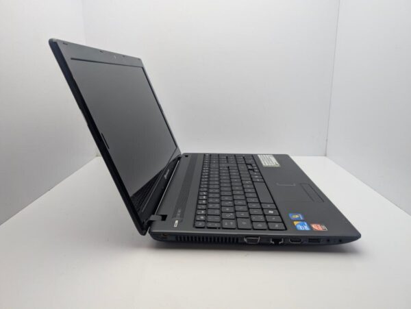 Ноутбук Packard Bell Easy Note TK85 / 15.6" (1366x768) TN / Intel Core i5-450M (2 (4) ядра по 2.4 - 2.66 GHz) / 6 GB DDR3 / 500 GB HDD / AMD Radeon HD 5470, 512 MB, GDDR5, 64-bit / WebCam - Зображення 3