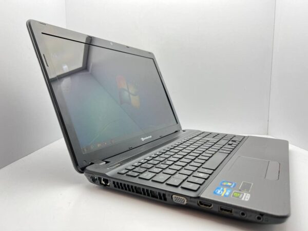 Ноутбук Packard Bell EasyNote TS1HR / 15.6" (1366x768) TN / Intel Core i5-2430M (2 (4) ядра по 2.4 - 3.0 GHz) / 4 GB DDR3 / 500 GB HDD / nVidia GeForce GT 540M, 1 GB DDR3, 128-bit / WebCam - Зображення 3