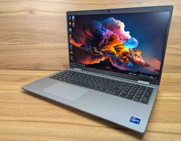 Ноутбук робоча станція Dell Precision 3560 / 15.6" (1920x1080) IPS / Intel Core i7-1185G7 (4 (8) ядра по 3.0 - 4.8 GHz) / 16 GB DDR4 / 512 GB SSD / nVidia T500, 2 GB GDDR6, 64-bit / WebCam / Windows 10 - Зображення 5