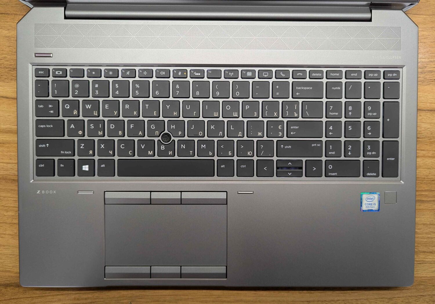 Ноутбук робоча станція HP zBook 15 G5 / 15.6" (1920x1080) IPS / Intel Core i5-8300H (4 (8) ядра по 2.3 - 4.0 GHz) / 16 GB DDR4 / 480 GB SSD / Intel UHD Graphics 630 / TouchID / WebCam / Windows 10 - Зображення 3