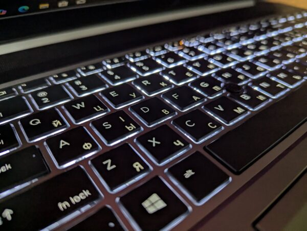 Ноутбук робоча станція HP zBook 15 G5 / 15.6" (1920x1080) IPS / Intel Core i5-8300H (4 (8) ядра по 2.3 - 4.0 GHz) / 16 GB DDR4 / 480 GB SSD / Intel UHD Graphics 630 / WebCam / Fingerprint / Windows 10 - Зображення 6