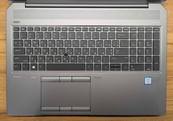 Ноутбук робоча станція HP zBook 15 G5 / 15.6" (1920x1080) IPS / Intel Core i5-8300H (4 (8) ядра по 2.3 - 4.0 GHz) / 16 GB DDR4 / 480 GB SSD / Intel UHD Graphics 630 / WebCam / TouchID / Windows 10 - Зображення 5