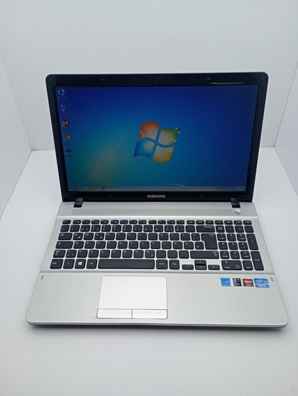 Ноутбук Samsung 300E / 15.6" (1366x768) TN / Intel Core i3-3120M (2 (4) ядра по 2.5 GHz) / 6 GB DDR3 / 500 GB HDD / Intel HD Graphics 4000 / WebCam - Зображення 7