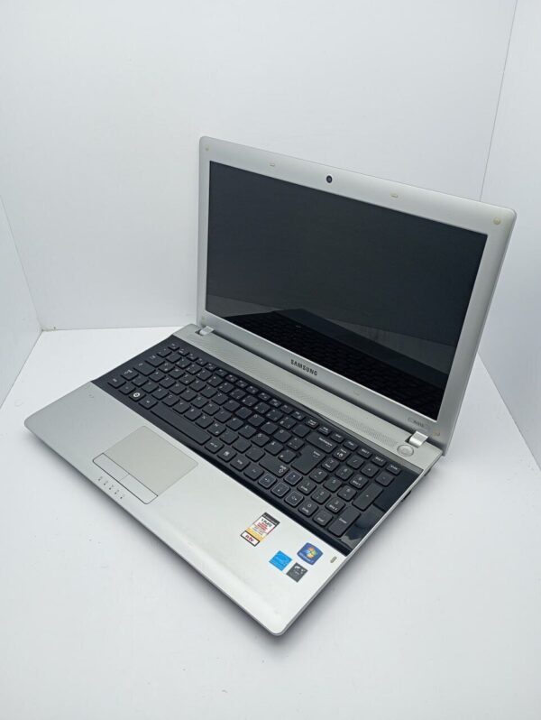 Ноутбук Samsung RV515 / 15.6" (1366x768) TN / AMD E-450 (2 ядра по 1.65 GHz) / 6 GB DDR3 / 120 GB SSD / AMD Radeon HD6320 / WebCam - Зображення 6